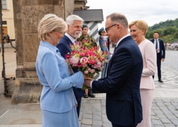 Polish President in Farewell Visit to Prague